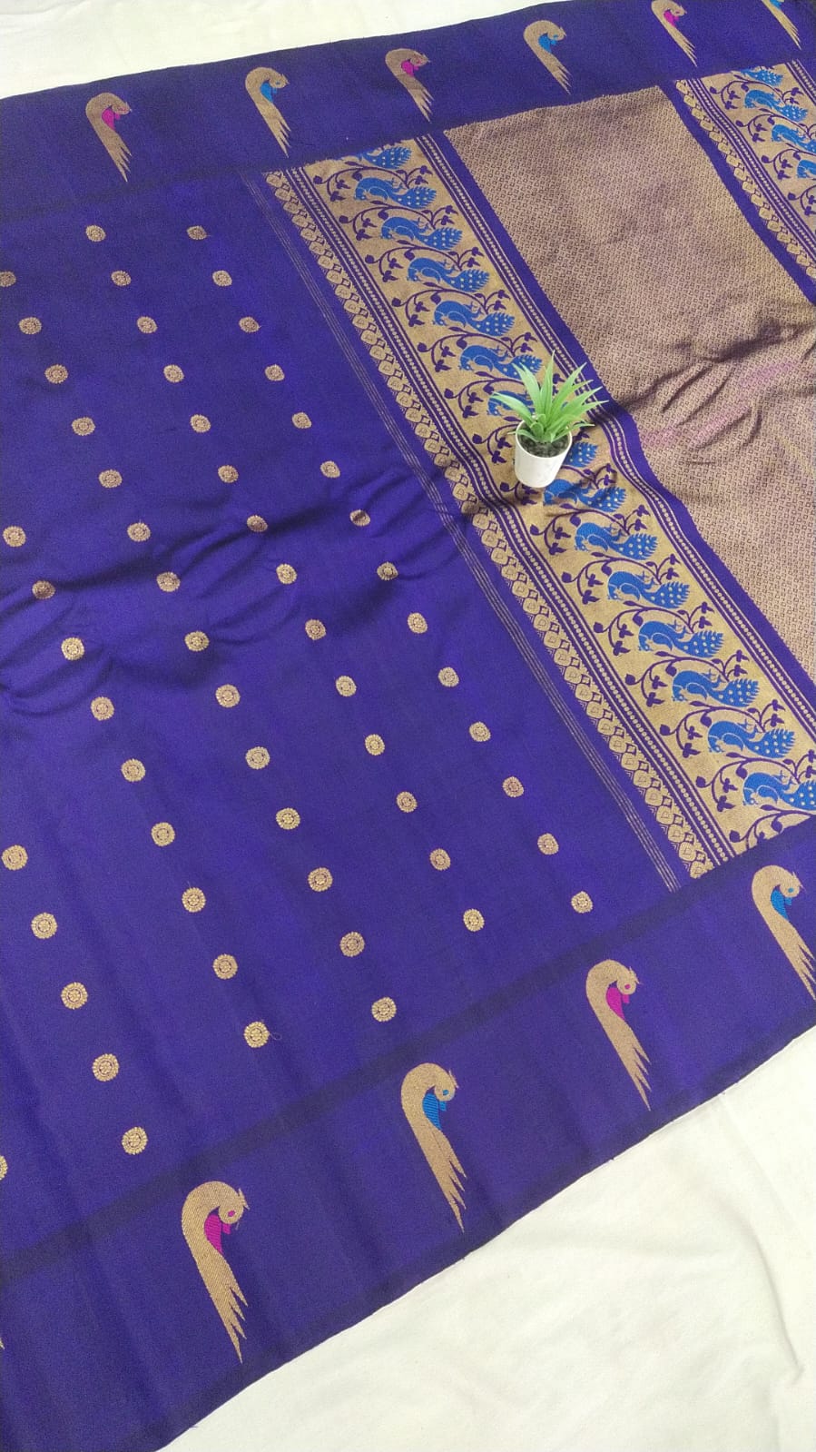 Gadwal Pure Pattu Handloom Munniya Border With Blouse sarees 230325 S1