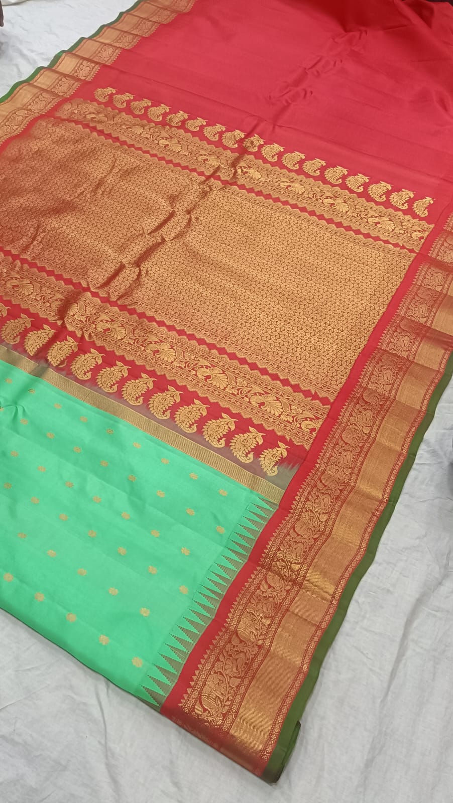Gadwal Pure Pattu Rich pallu Butta With Blouse sarees 040325 S1