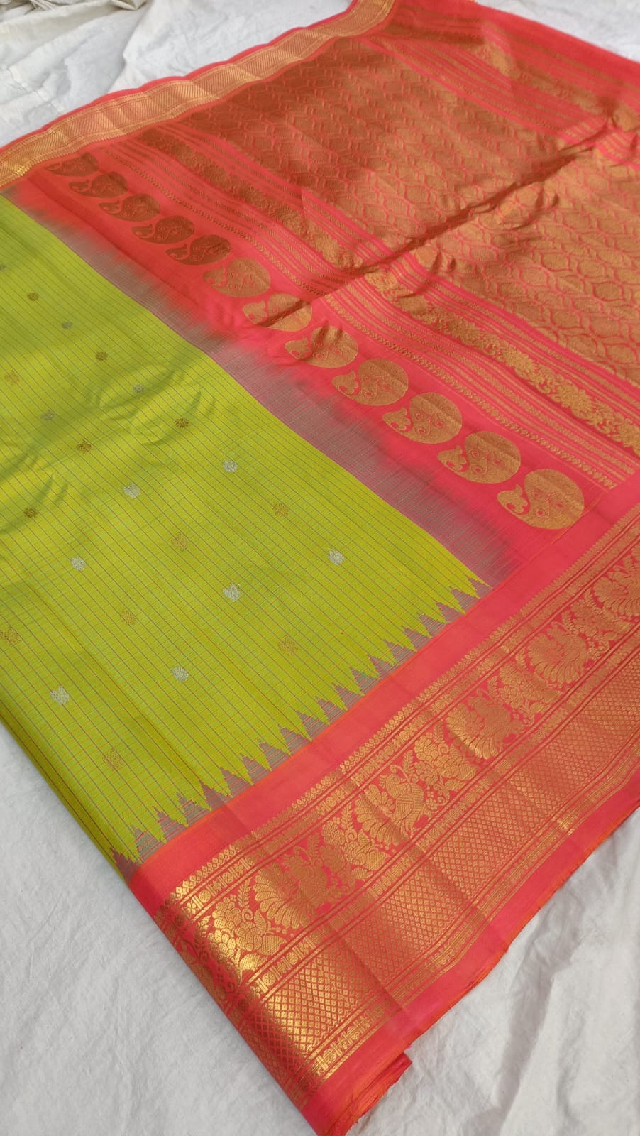 Gadwal pure Pattu Butta Handloom sarees With Blouse Sarees 260325 S1