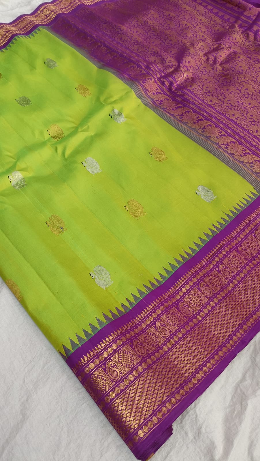 Gadwal pure Pattu Butta Handloom sarees With Blouse Sarees 260325 S1