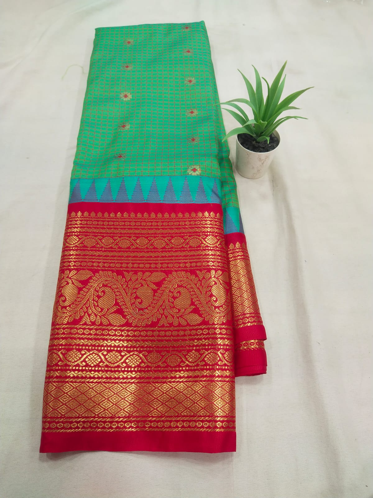 Gadwal Mixed Silk Kanchi Border With Blouse Sarees 010425 S1