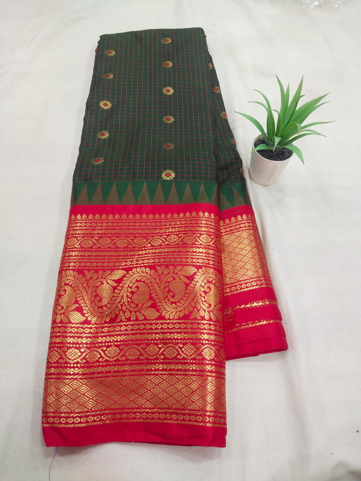 Gadwal Mixed Silk Kanchi Border With Blouse Sarees 010425 S1
