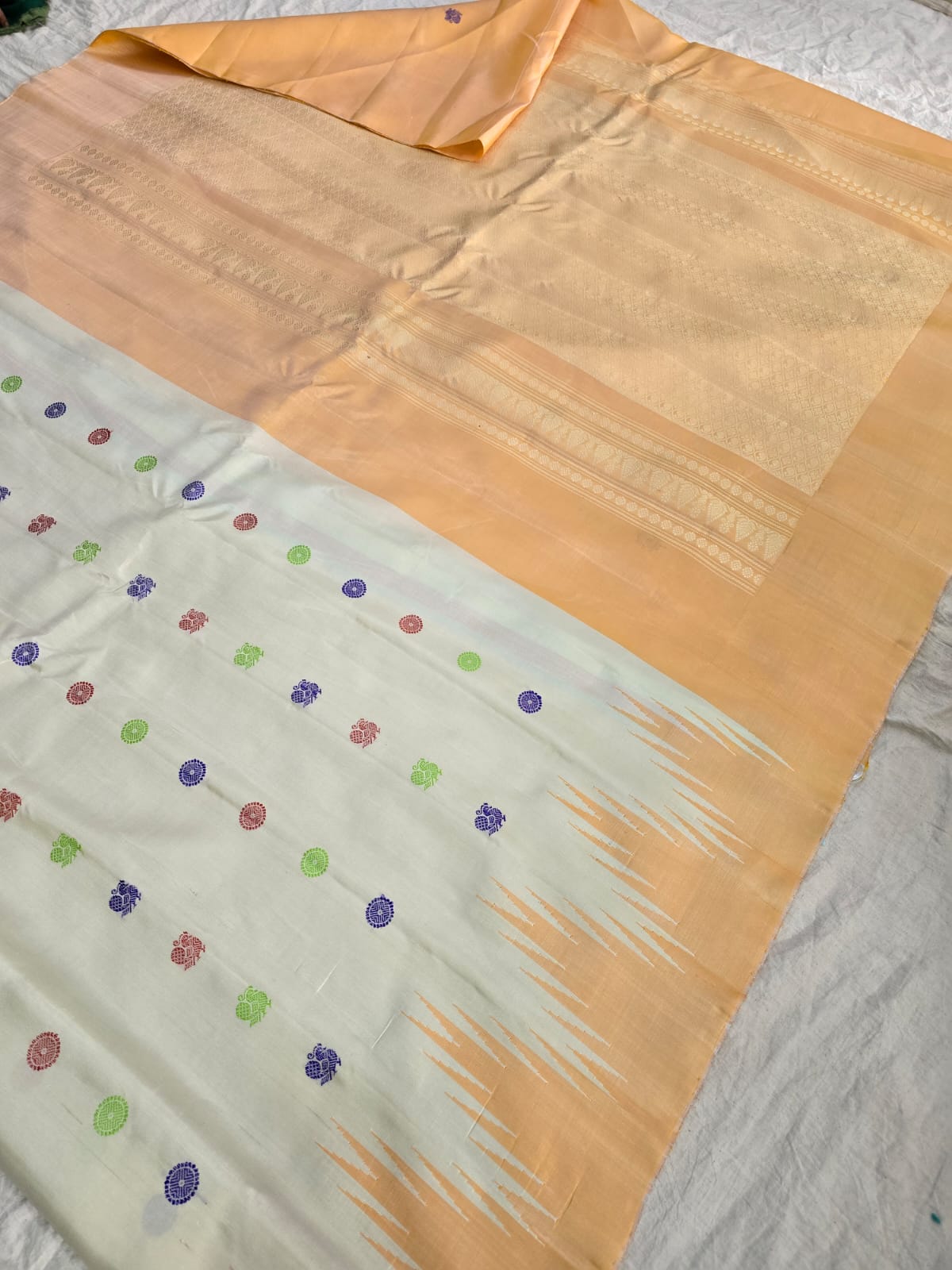 GADWAL PURE PATTU HANDLOOM TEMPLE BORDER THEARD BUTTA WITH BLOUSE SAREES 200625