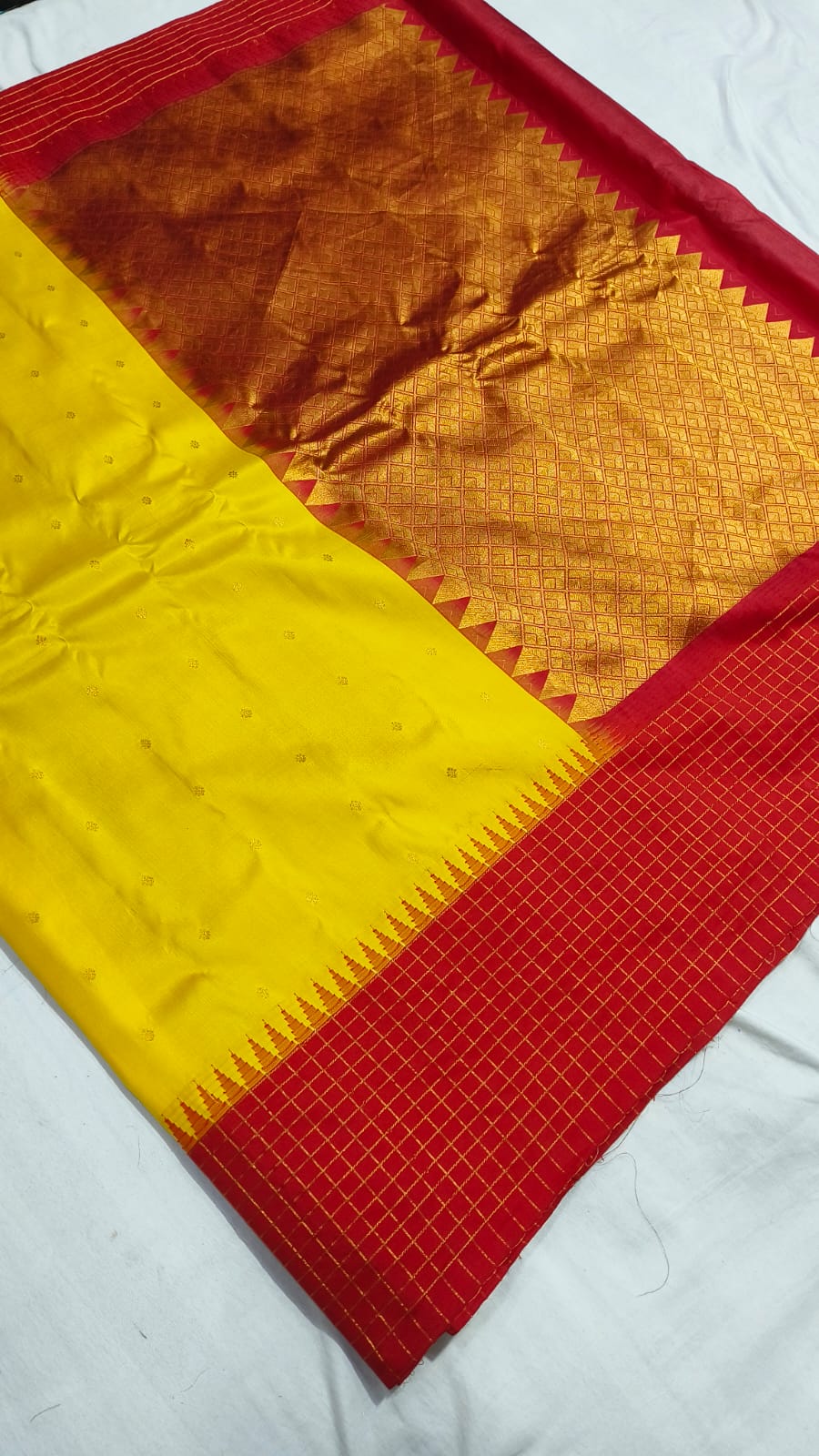 Gadwal Pure Pattu Border Lines With Blouse Sarees S1 260825