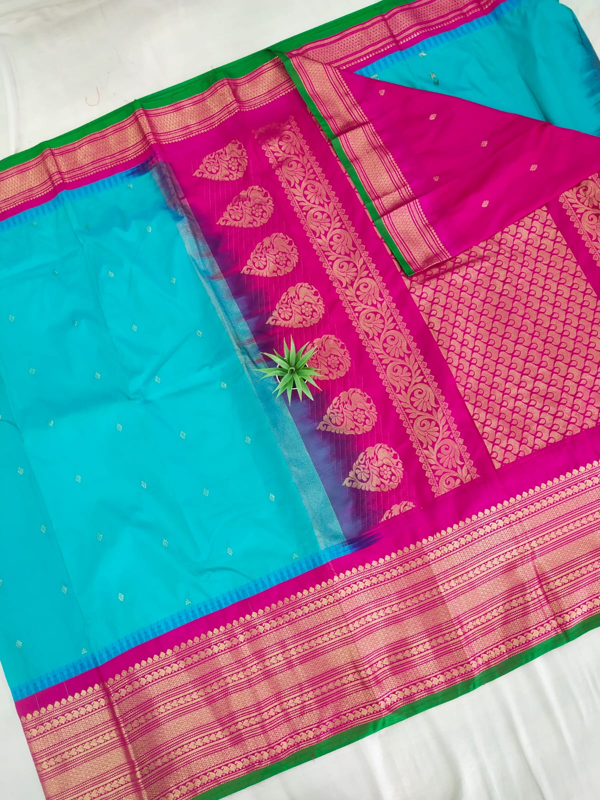 Gadwal semi Kanchi Big Border With Blouse Sarees S2 260825