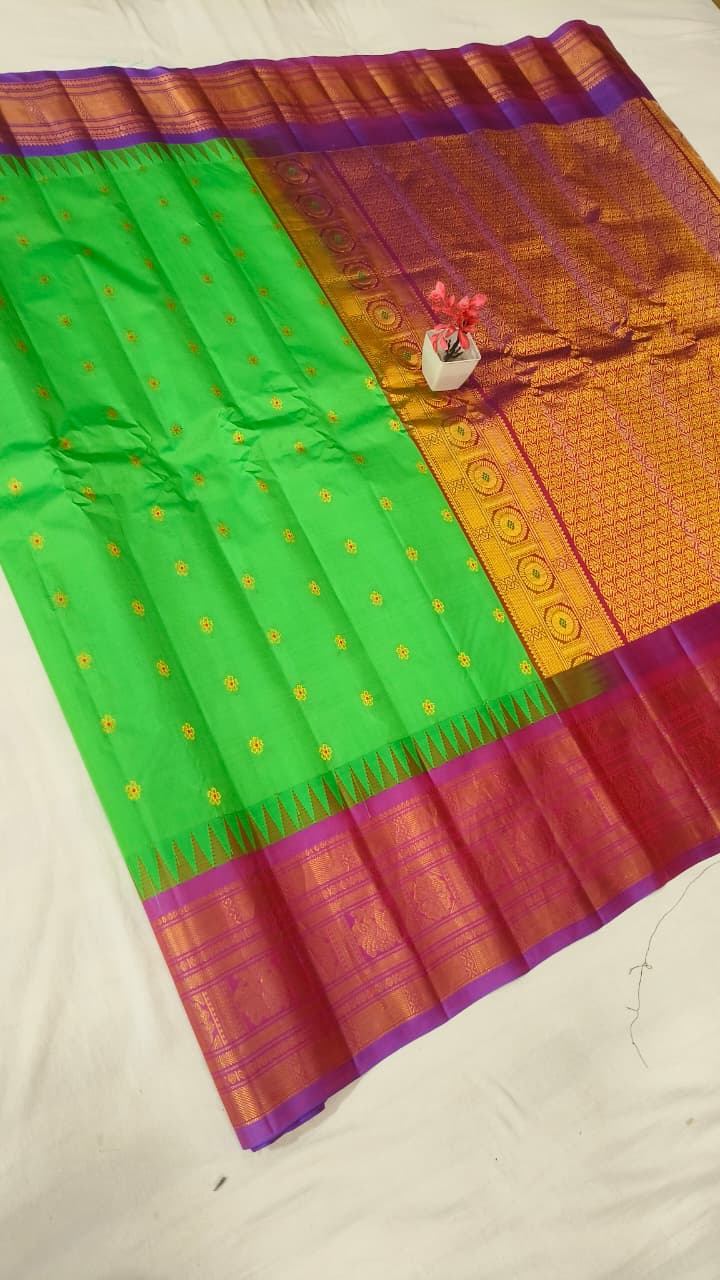 Gadwal pure pattu Butta with blouse sarees 041025