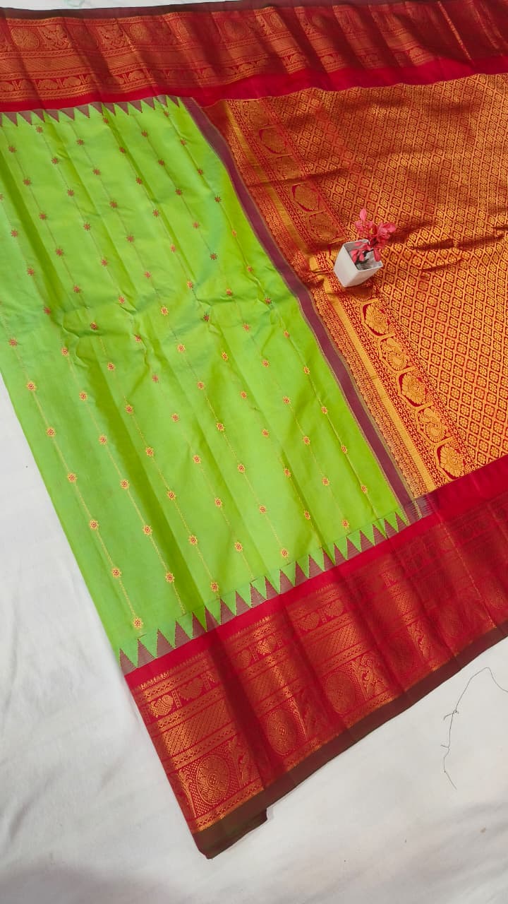 Gadwal pure pattu Butta with blouse sarees 041025