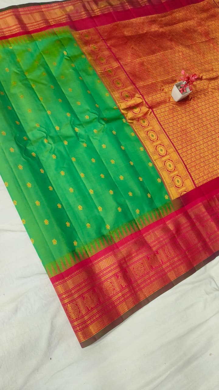 Gadwal pure pattu Butta with blouse sarees 041025