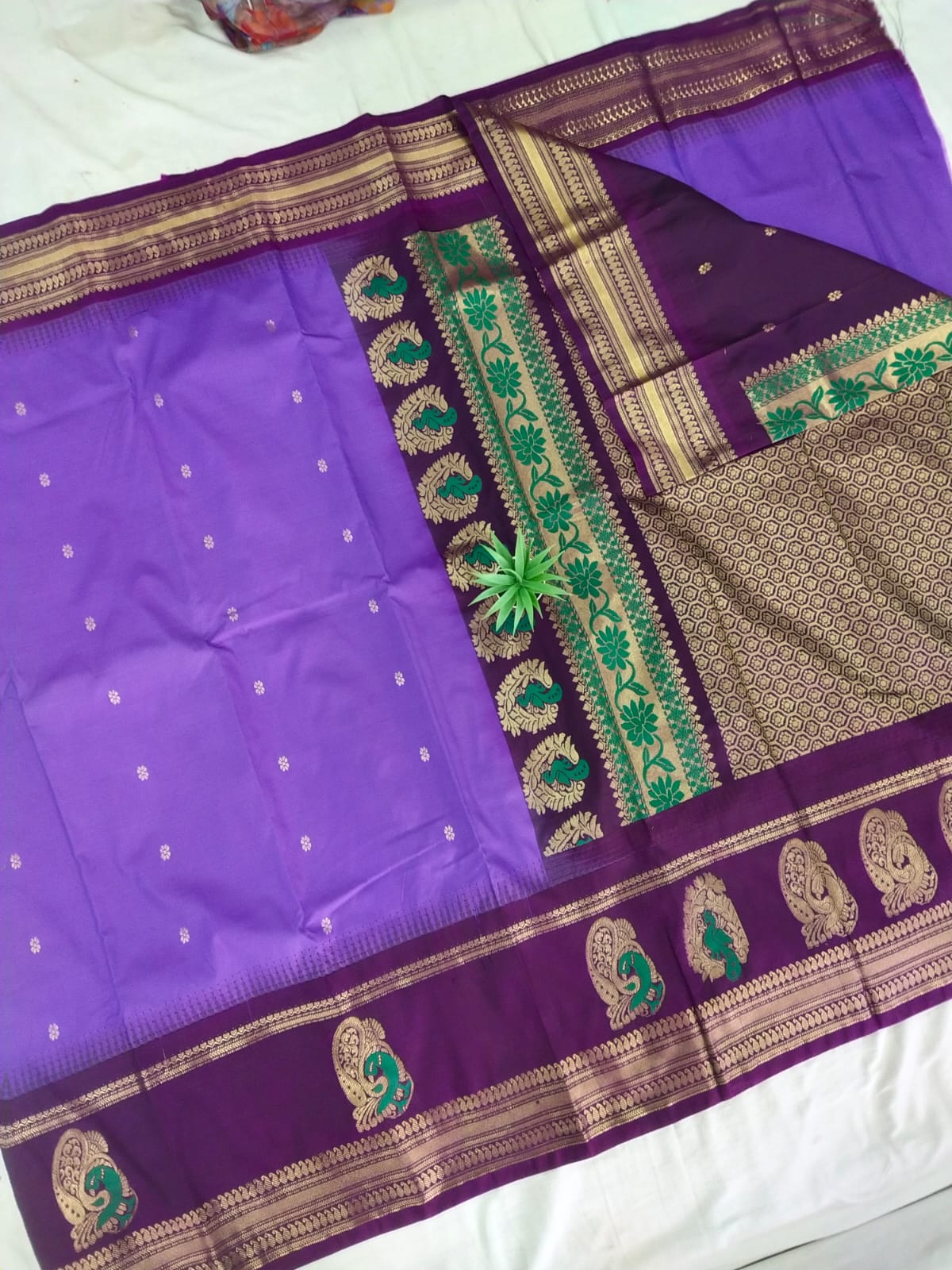 Gadwal Semi Pattu Boder Meena Butta with Blouse Sarees 011125