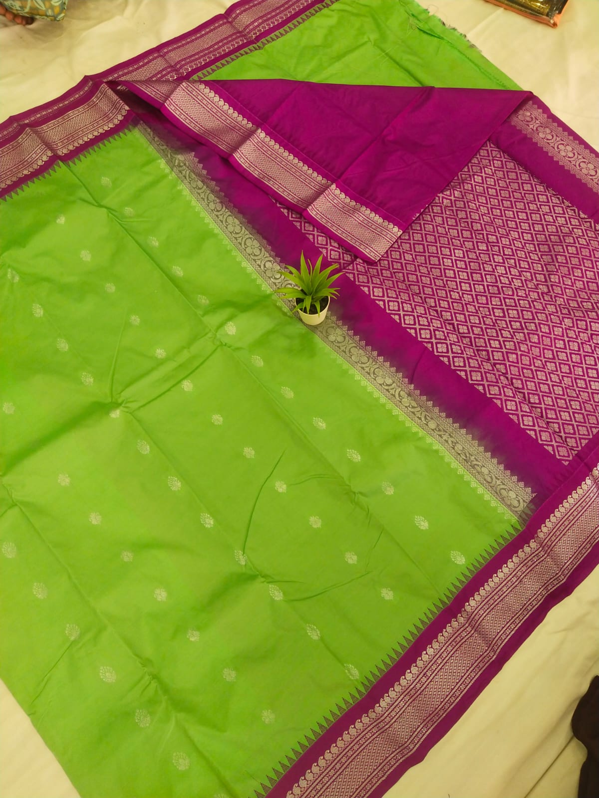 Gadwal mixed silk small boder with blouse sares 141125