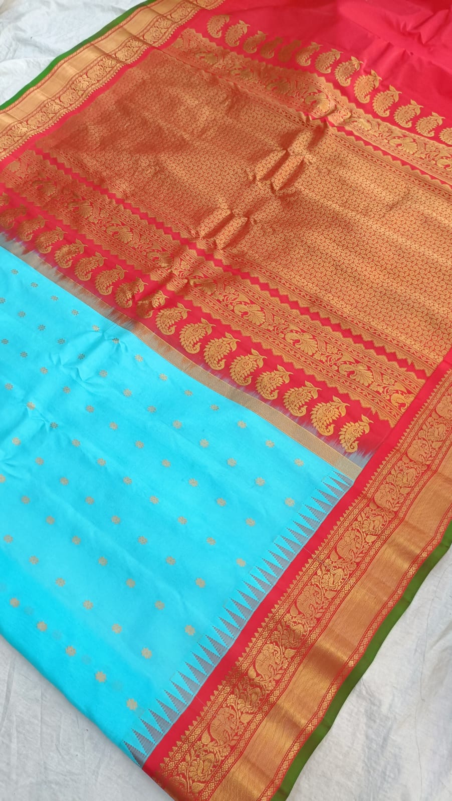 Gadwal Pure Pattu Rich pallu Butta With Blouse sarees 190325 S1