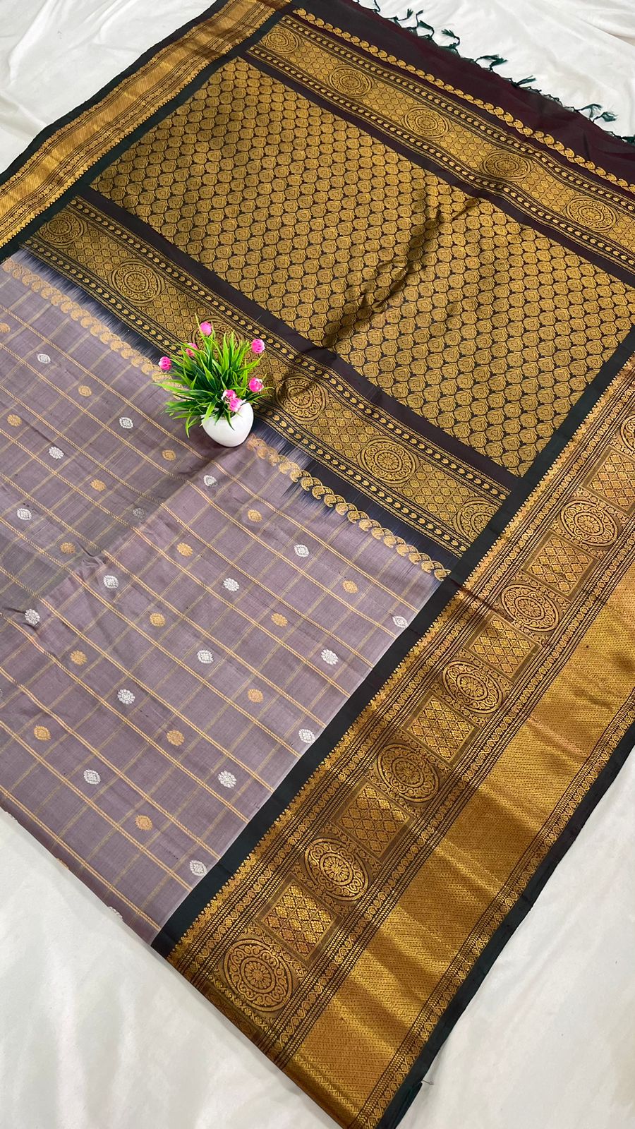 Gadwal Handloom Pure Silk Self Border S2-04-09-2024