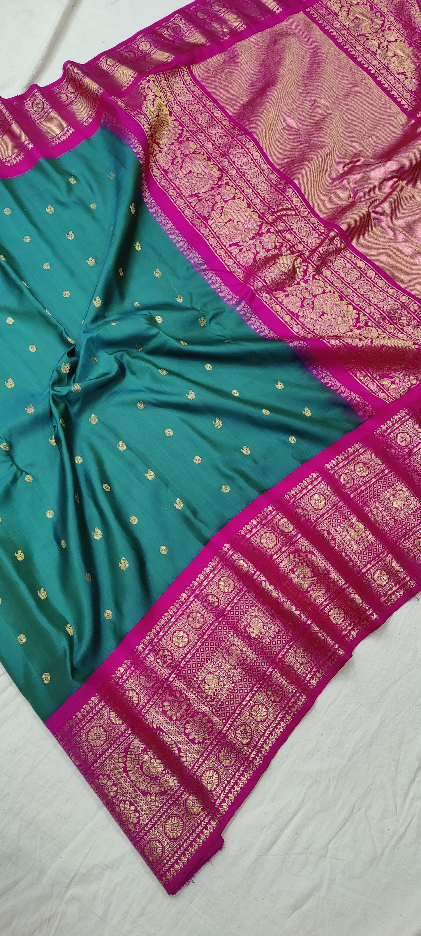 Gadwal Handloom Pure Silk Kuttu Border S2-27-04-24