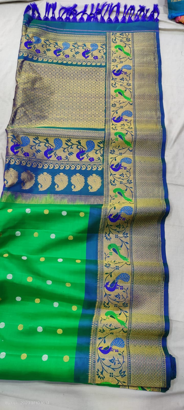 Gadwal Handloom Pure Silk Turning Border S1