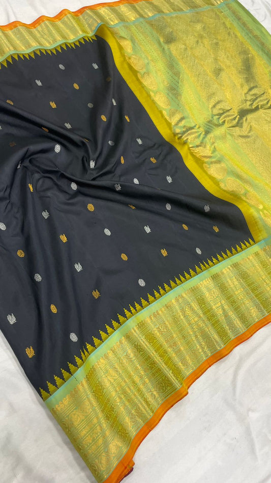 Gadwal Handloom Pure Silk Kuttu Border S2-24-10-2024