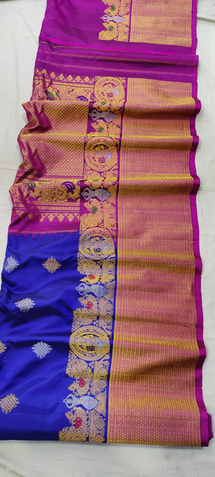 Gadwal Handloom Pure Silk Turning Border S1