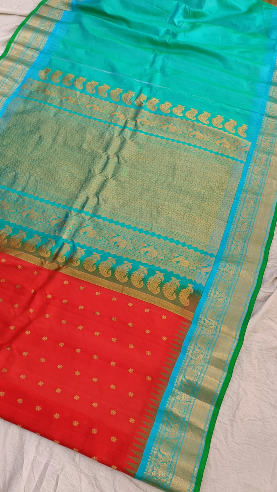Gadwal Pure Pattu Rich pallu Butta With Blouse sarees 040525 S1