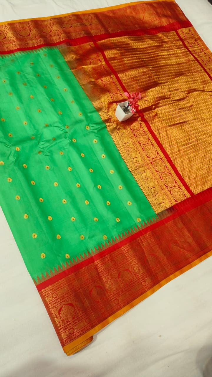 Gadwal pure pattu Butta with blouse sarees 051025