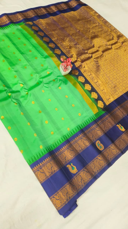 Gadwal pure pattu Butta with blouse sarees 041025
