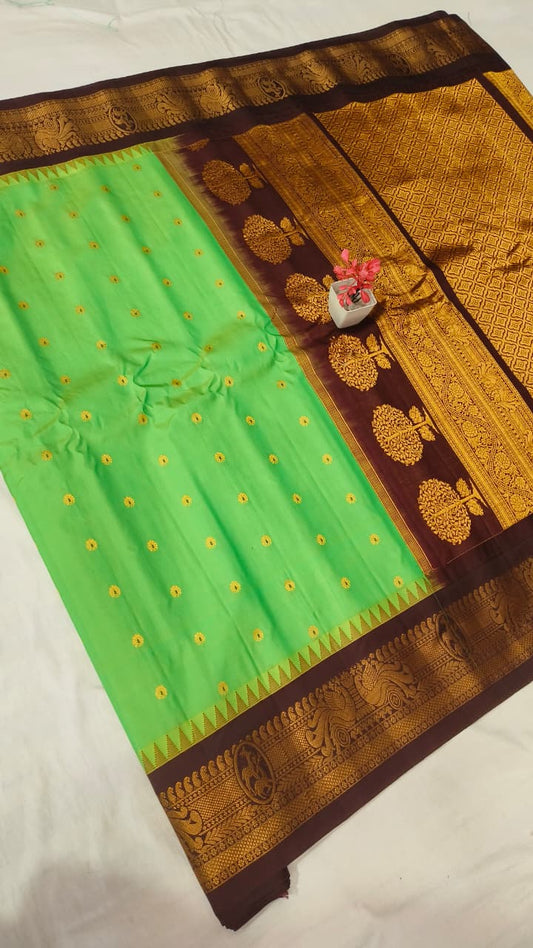 Gadwal pure pattu Butta with blouse sarees 041025