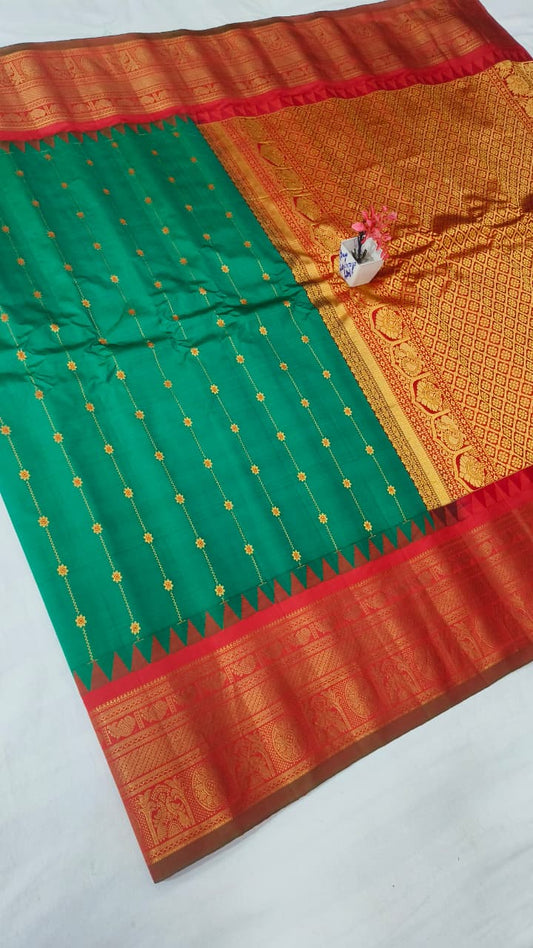 Gadwal pure pattu Butta with blouse sarees 041025