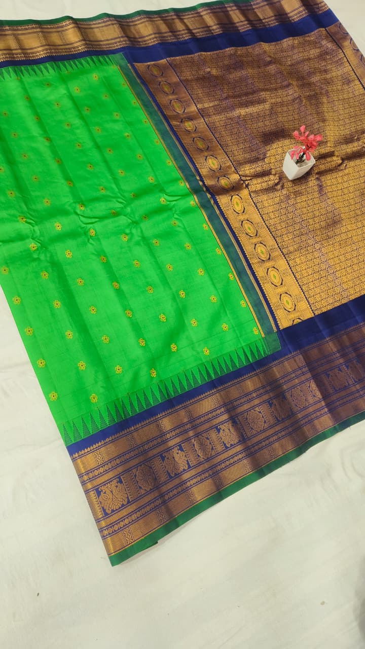 Gadwal pure pattu Butta with blouse sarees 041025