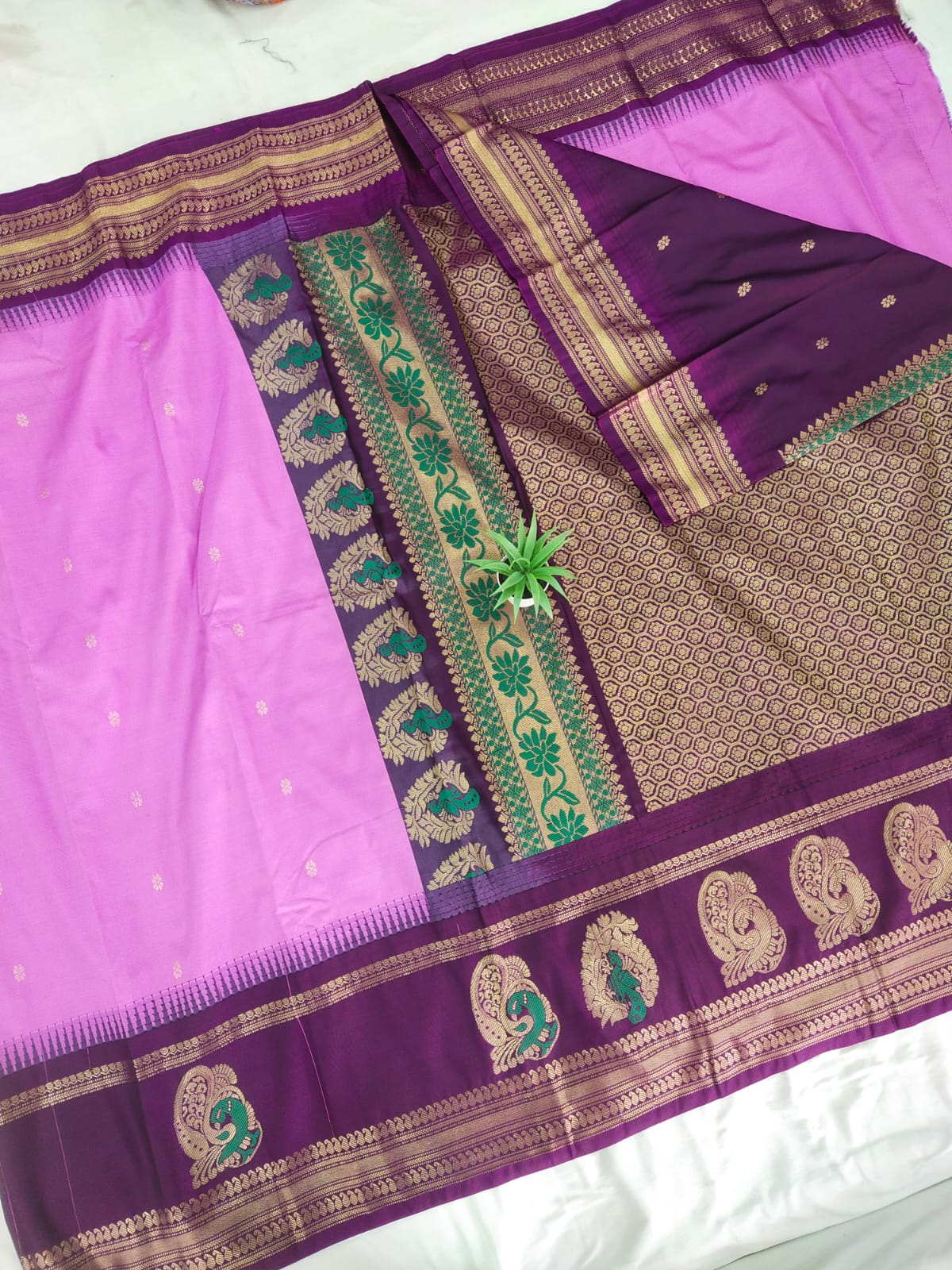 Gadwal Semi Pattu Boder Meena Butta with Blouse Sarees 011125