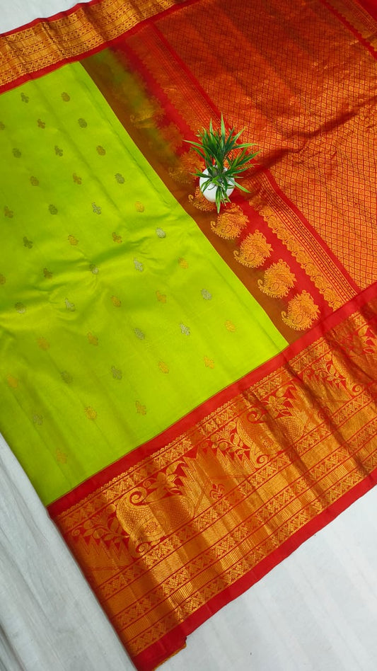 Gadwal pure pattu Butta kanchi Border  with Blouse kuttu H/L  sarees 251025