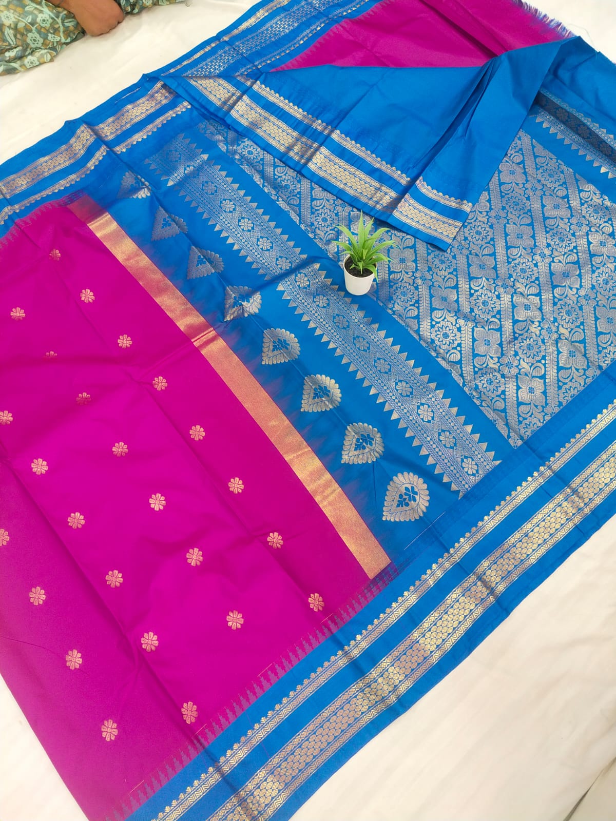 Gadwal mixed silk small boder with blouse sares 141125