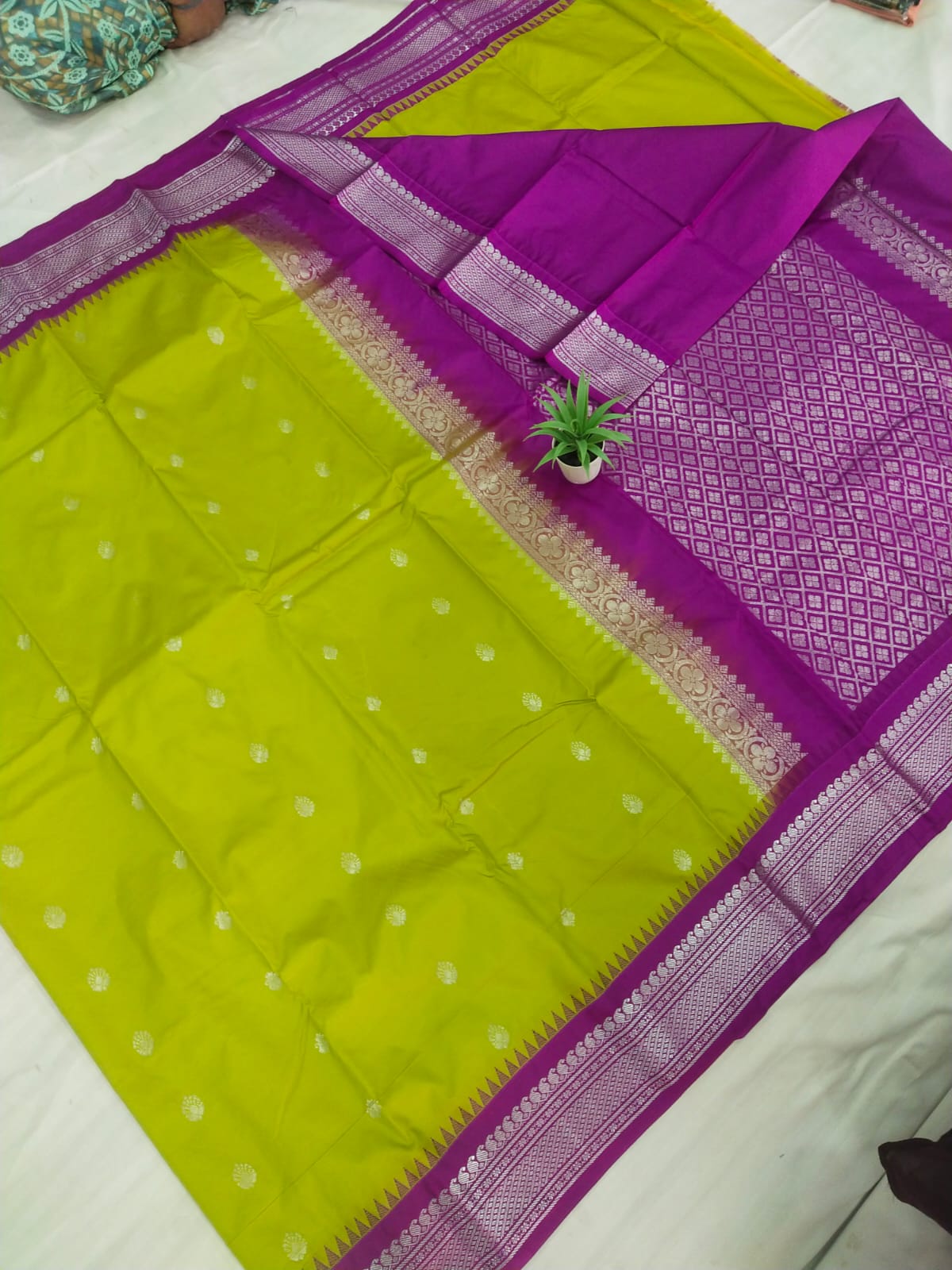 Gadwal mixed silk small boder with blouse sares 141125